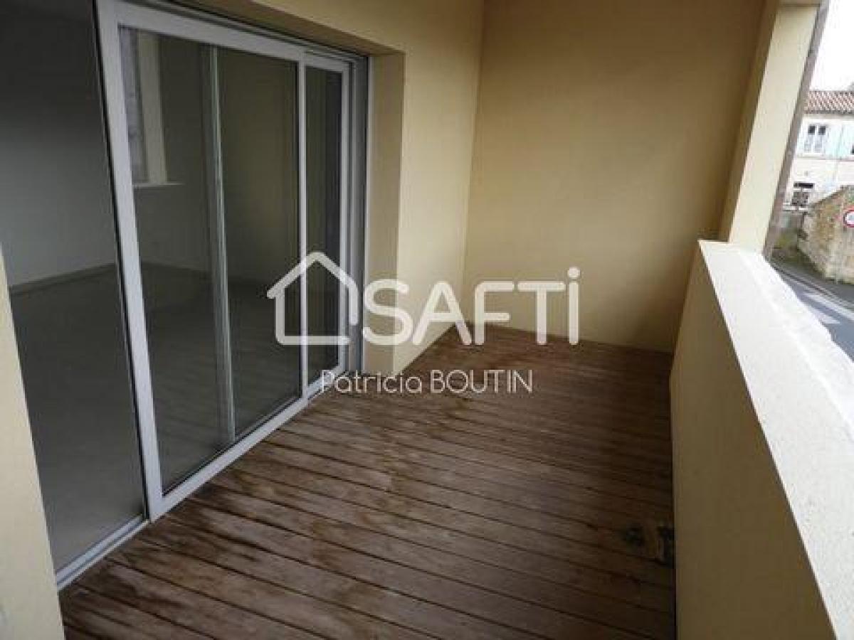 Студия в Ньор, Франция № 34402