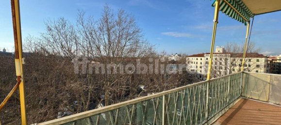 Квартира с 3 спальнями в Ливорно, Италия № 223188 12