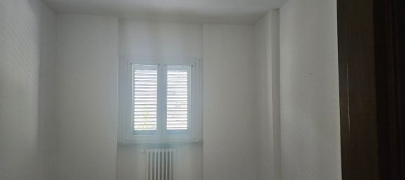 Apartamento de 5 dormitorios en Teramo, Italy No. 372270 5
