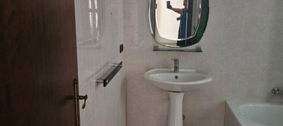 Apartamento de 5 dormitorios en Teramo, Italy No. 372270 2