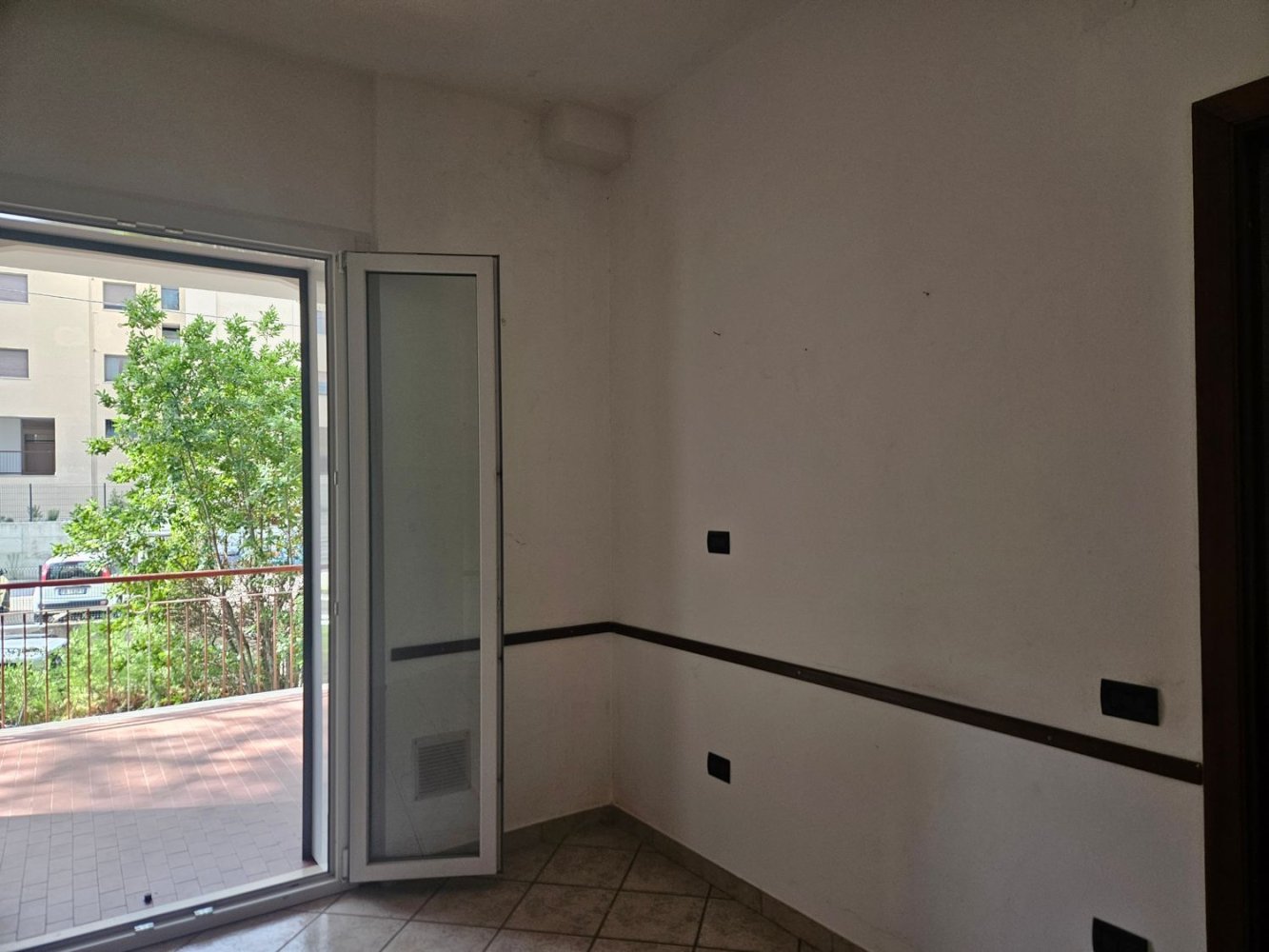 Apartamento de 5 dormitorios en Teramo, Italy No. 372270