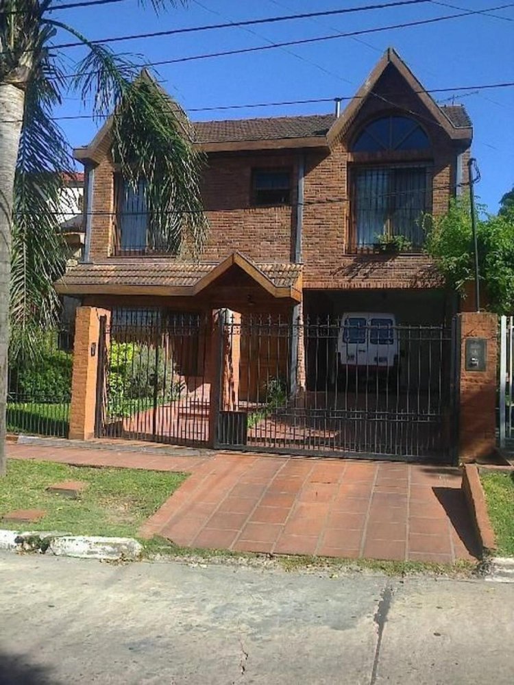 4 bedrooms House in San Miguel, Argentina No. 53433