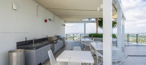 3 dormitorios propiedad comercial en alquiler en Miami, Miami-Dade, Florida, USA № 615208 7