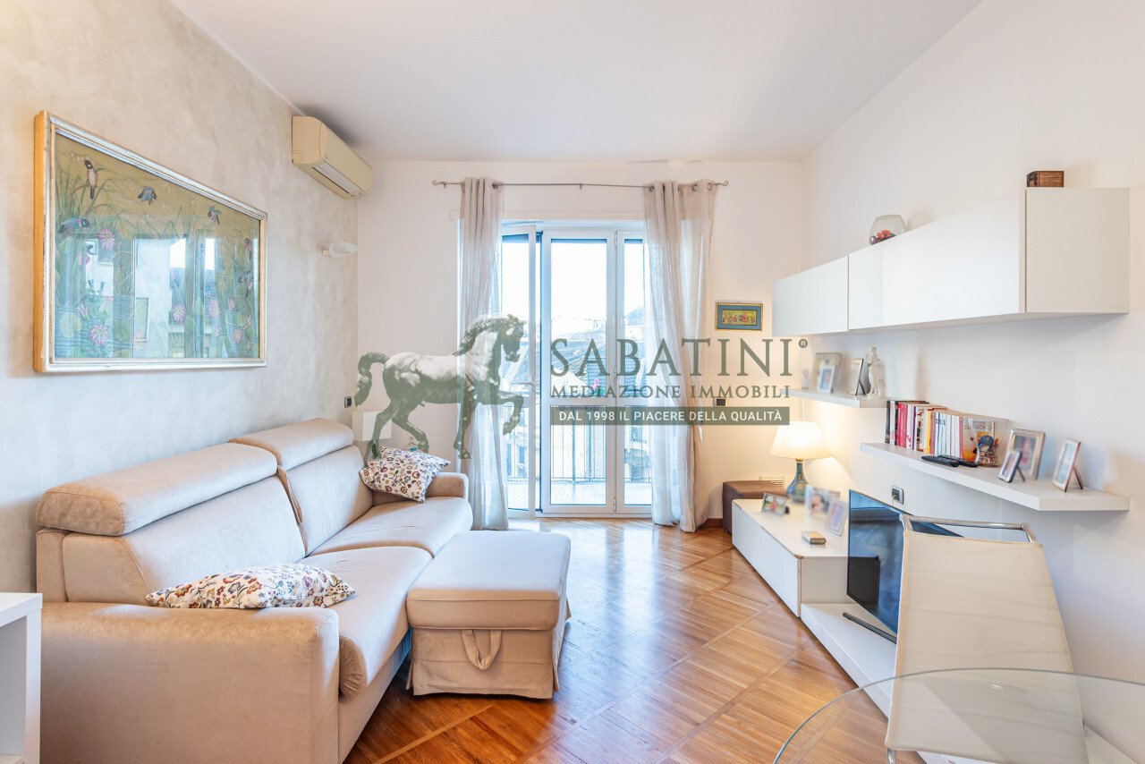2 bedrooms Apartment in Milan, Italy No. 291801