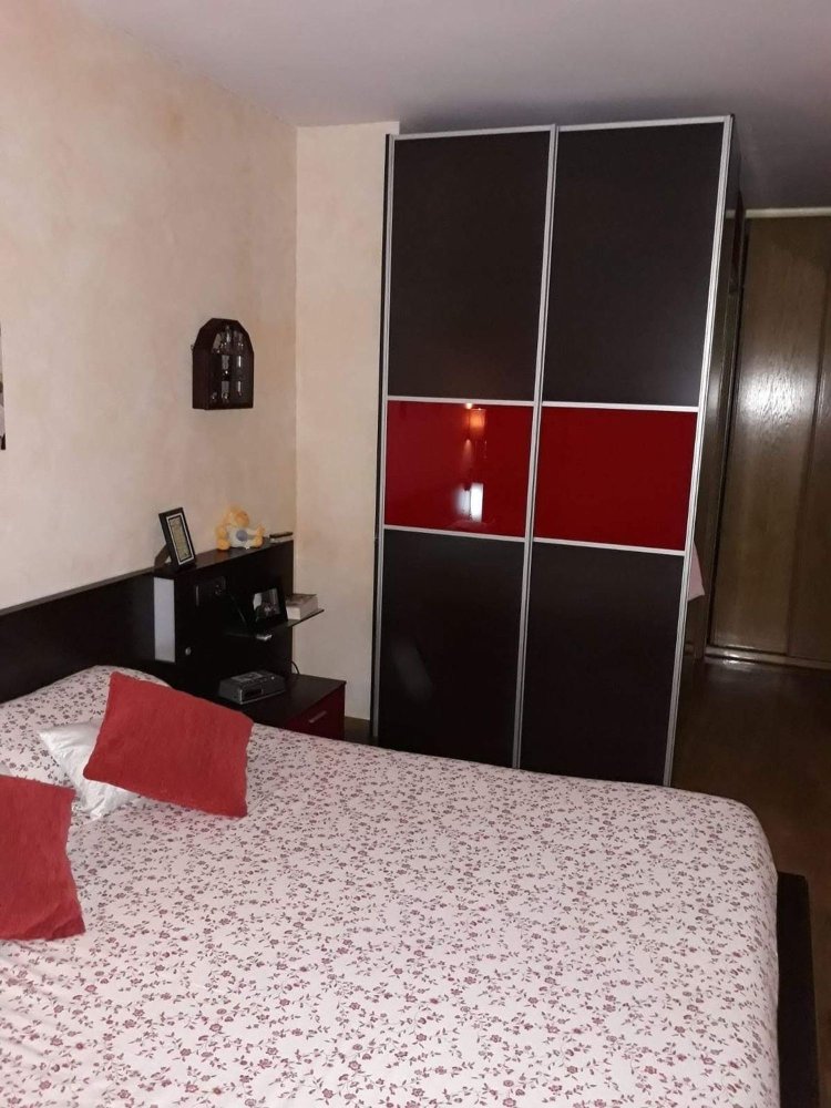 Квартира с 2 спальнями в Леон, Испания № 154621