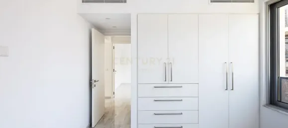 3 bedrooms Apartment in Germasogeia, Cyprus No. 3666 5