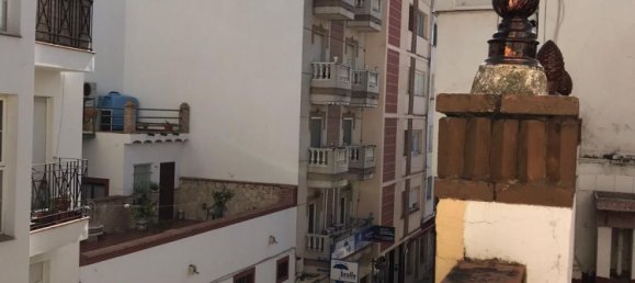 8 bedrooms Townhouse in Estepona, Spain No. 136675 6