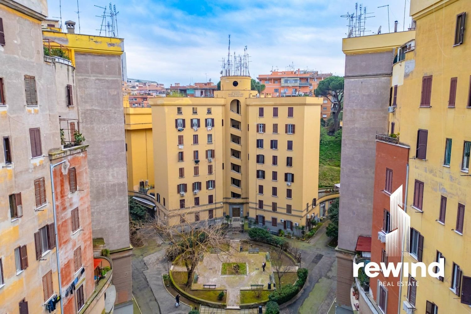 Apartamento de 2 habitaciónes en Rome, Italy No. 217826