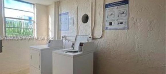 1 dormitorio propiedad comercial en alquiler en Miami, Miami-Dade, Florida, USA № 615355 2