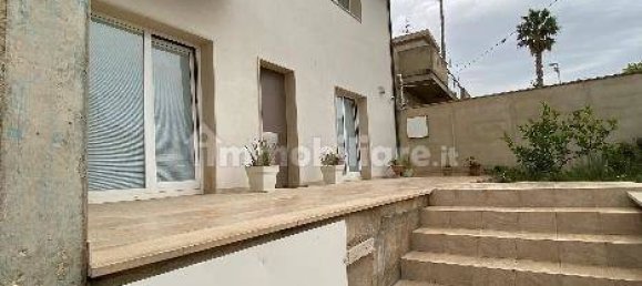 Studio in Vittoria, Italy, Nr. 351549 2