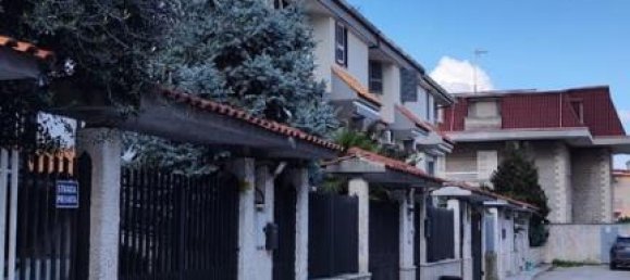 5غرفة شقة في Melito di Napoli, Italy رقم 15537 2