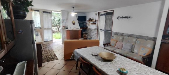 5غرفة شقة في Melito di Napoli, Italy رقم 15537 6