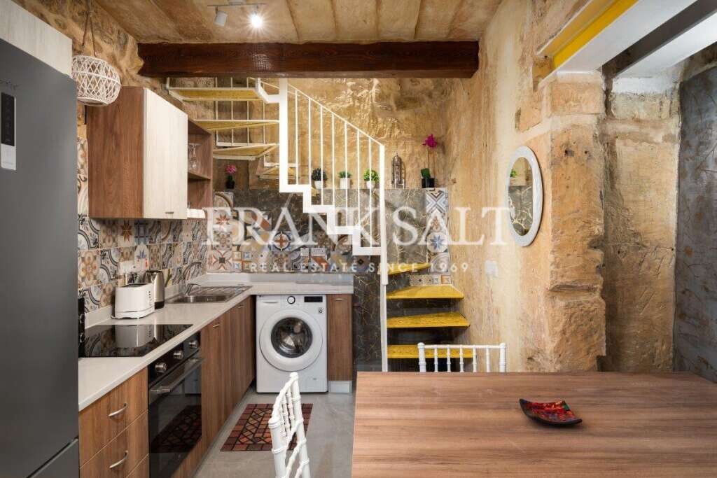 1 bedroom Maisonette in Senglea, Malta No. 5319