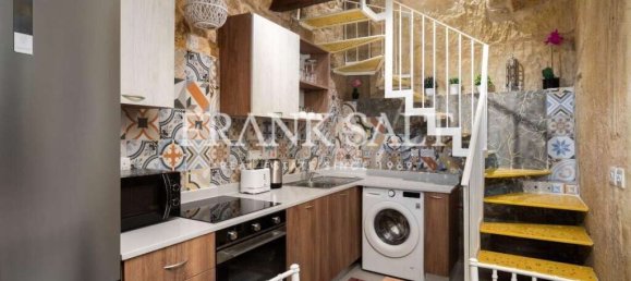 1 bedroom Maisonette in Senglea, Malta No. 5319 4