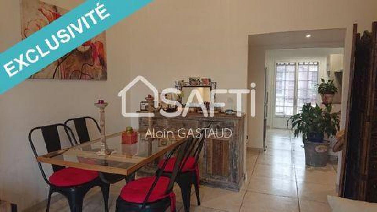 Studio in Saint-Raphael, France No. 5734