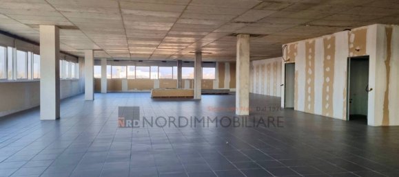 1 room Office in Brescia, Italy No. 163386 8