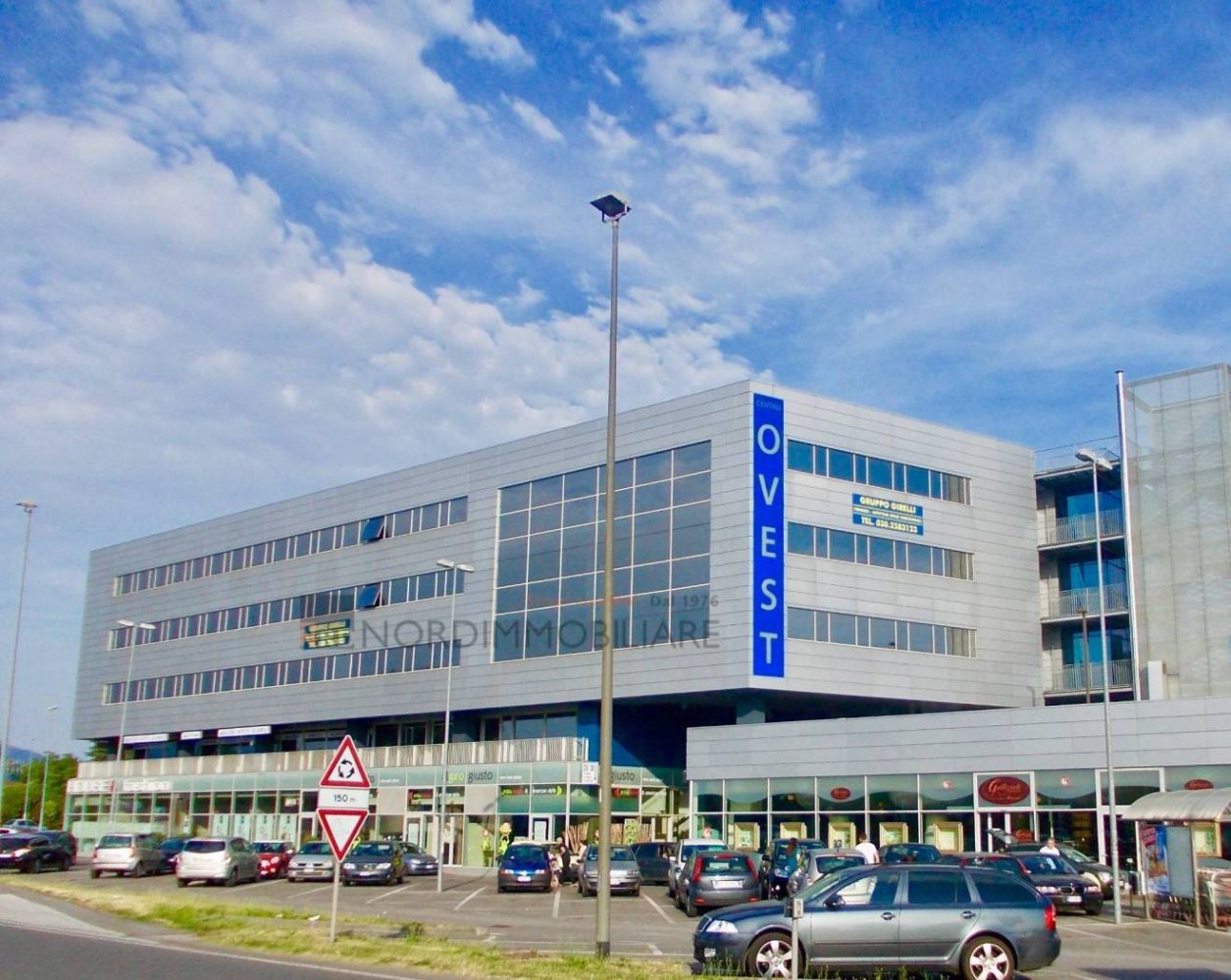 1 room Office in Brescia, Italy No. 163386