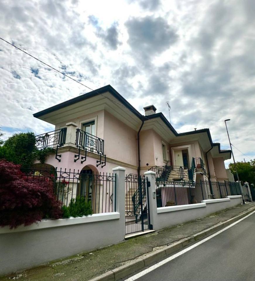 Villa de 6 habitaciónes en Lumezzane, Italy No. 21689