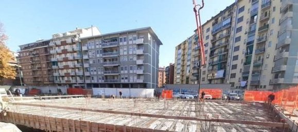 Квартира с 3 комнатами в Турин, Италия № 211730 5