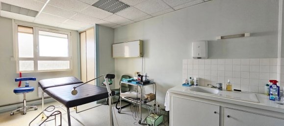 Коммерческая недвижимость с 10 комнатами в Лан, Франция № 89935 5