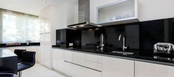 3 bedrooms Apartment in Benahavis, Spain No. 111726 6