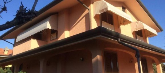 5-salle Villa à Forte dei Marmi, Italy No. 76312 4