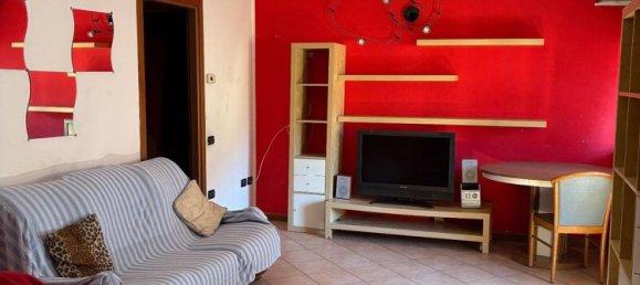 3 rooms Apartment in Villa d'Ogna, Italy No. 300171 6