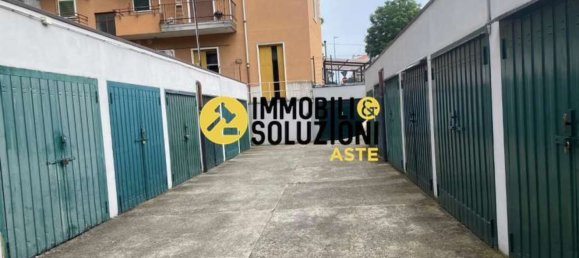 Apartamento de 2 divisões em Garbagnate Milanese, Italy N.º 219871 16