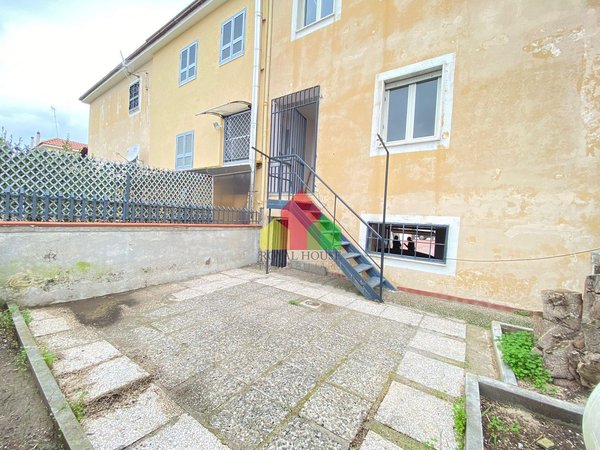 4 rooms House in Giugliano in Campania, Italy No. 185910