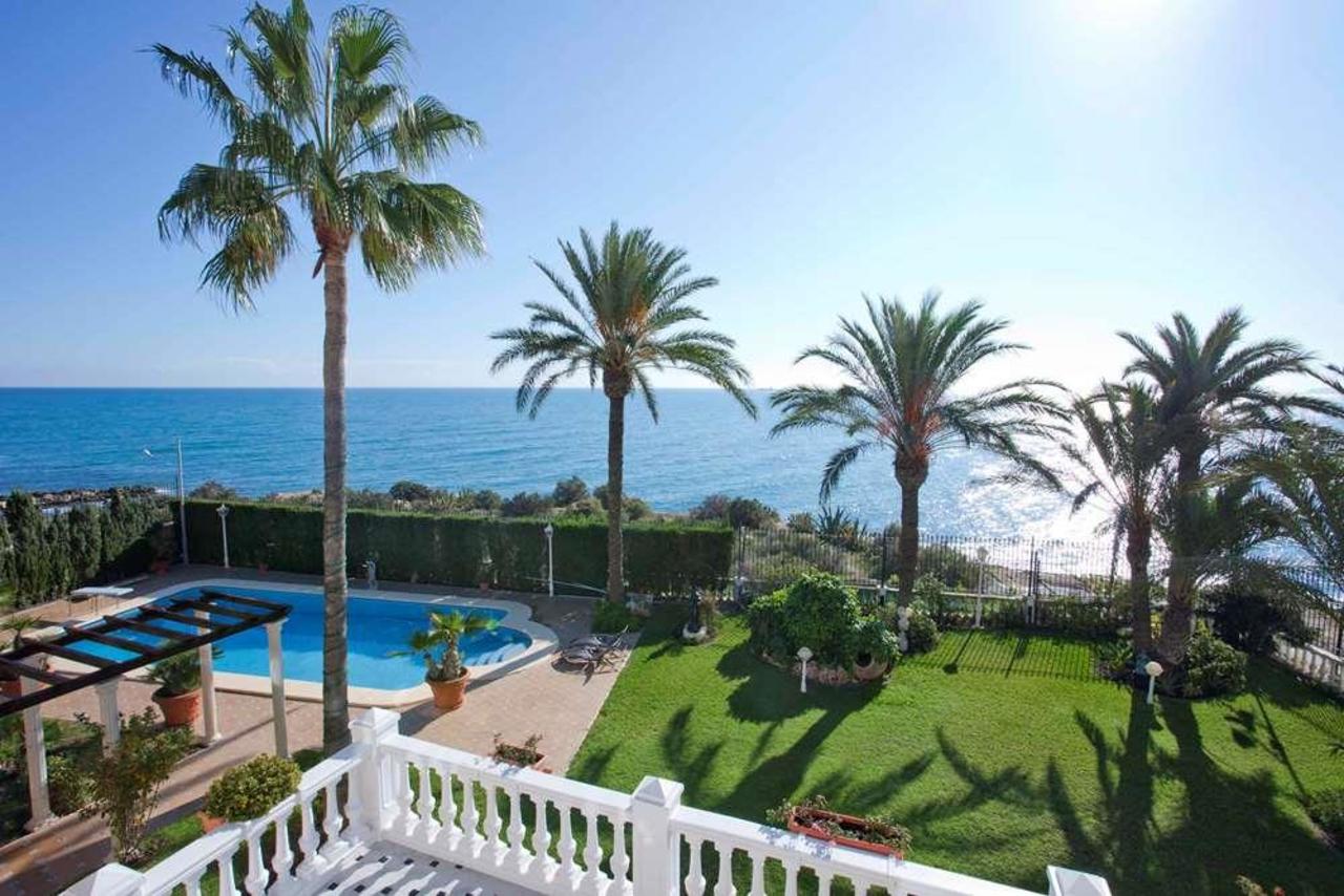 5 bedrooms Villa in San Juan, Spain No. 2514