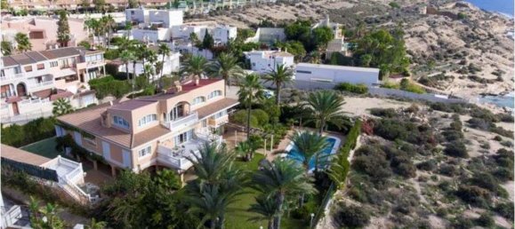 5 bedrooms Villa in San Juan, Spain No. 2514 3