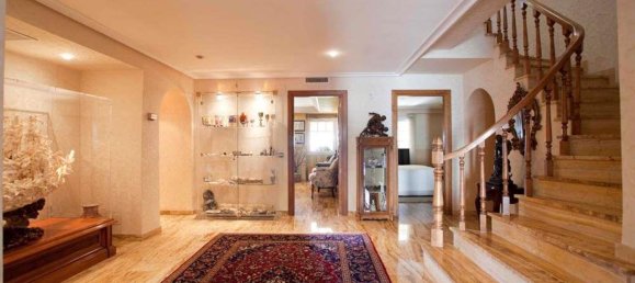 5 bedrooms Villa in San Juan, Spain No. 2514 10