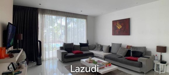 3 bedrooms Condo in Bang Lamung, Thailand No. 15680 2