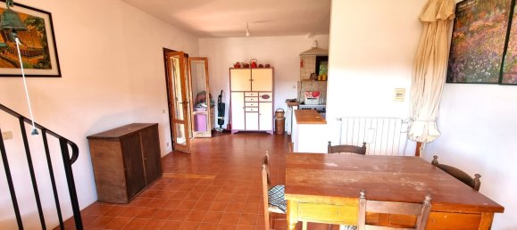5 rooms Apartment in Trevignano Romano, Italy No. 8710 10