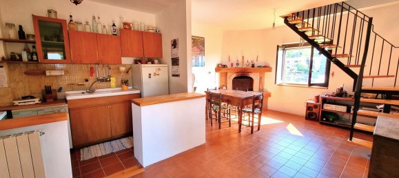 5 rooms Apartment in Trevignano Romano, Italy No. 8710 7