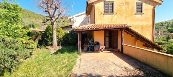 5 rooms Apartment in Trevignano Romano, Italy No. 8710 2