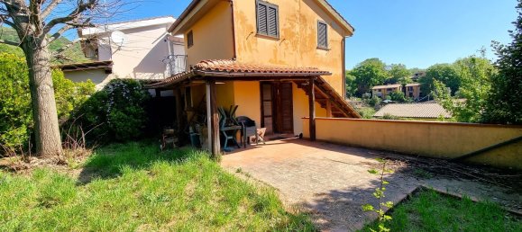 5 rooms Apartment in Trevignano Romano, Italy No. 8710 5