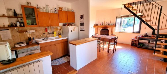5 rooms Apartment in Trevignano Romano, Italy No. 8710 11