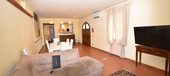 4 rooms House in San Giuliano Terme, Italy No. 167599 6