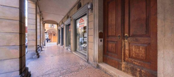5 rooms Apartment in Bologna, Italy No. 35099 23
