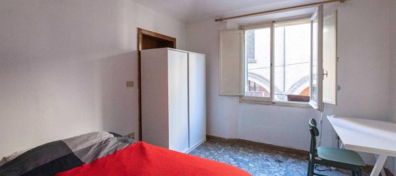 5 rooms Apartment in Bologna, Italy No. 35099 10