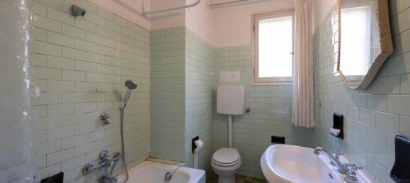 5 rooms Apartment in Bologna, Italy No. 35099 19