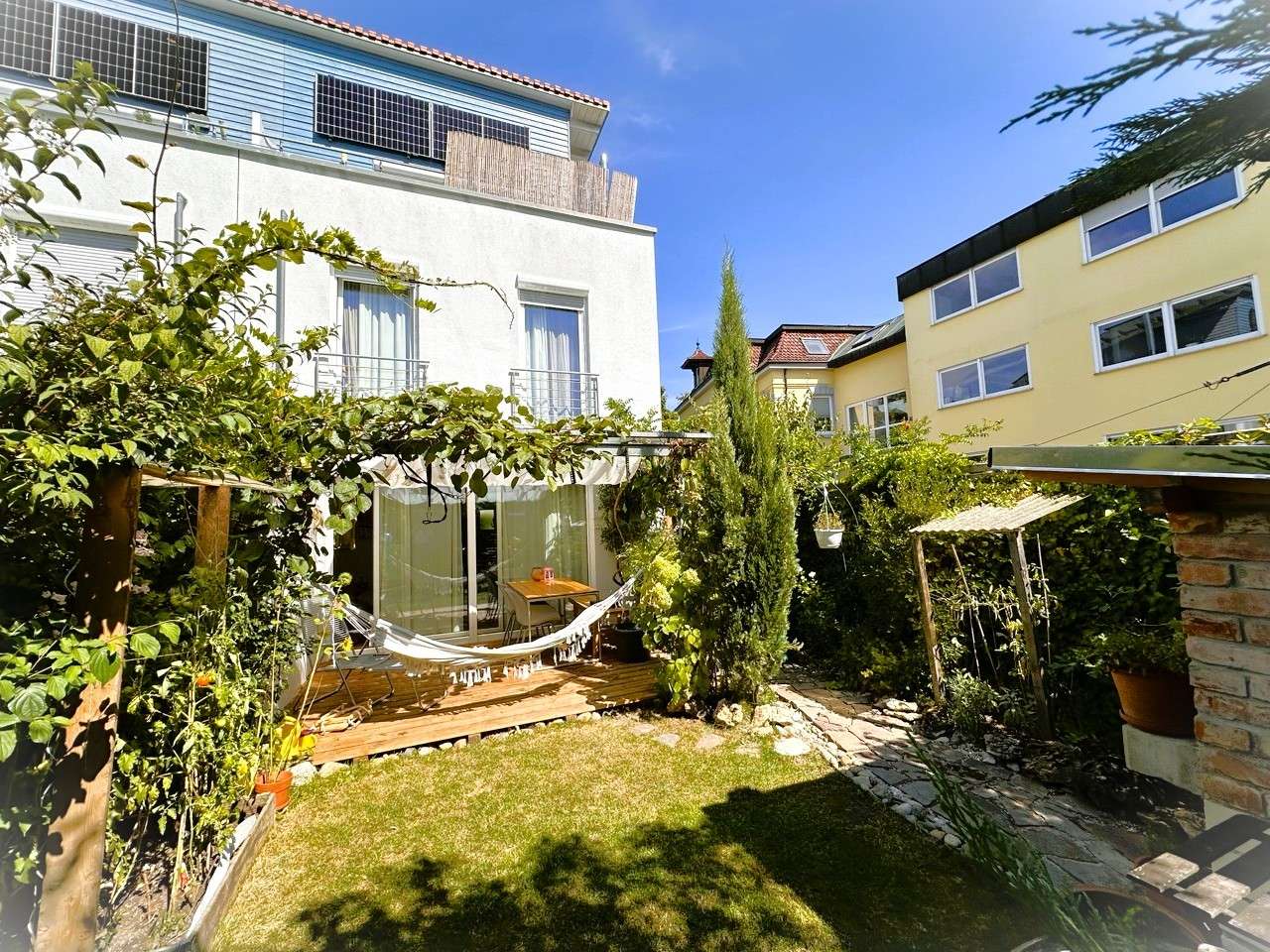 3 bedrooms Townhouse in Esslingen, Germany No. 279394