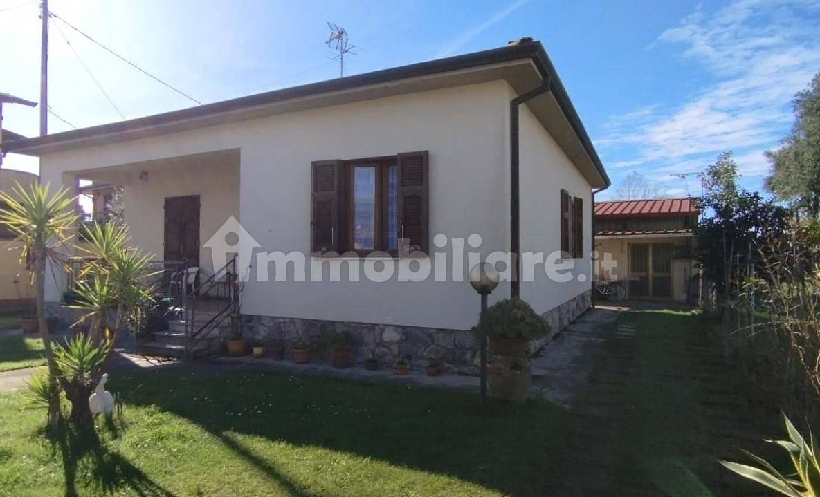 2 chambres Villa à Massa, Italy No. 216477