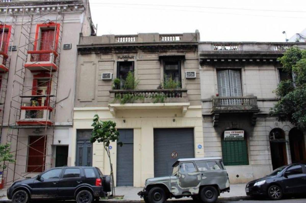 452m² Commercial property in Buenos Aires, Argentina No. 105947