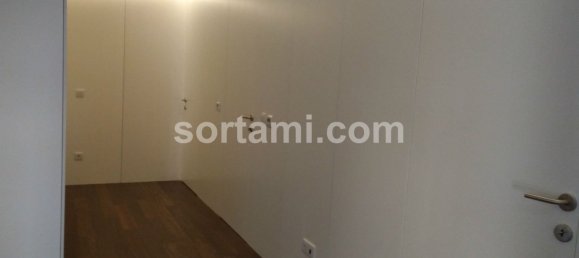 4 bedrooms Apartment in Porto, Portugal No. 245459 18