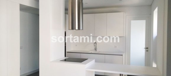 4 bedrooms Apartment in Porto, Portugal No. 245459 3