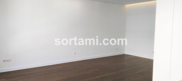 4 bedrooms Apartment in Porto, Portugal No. 245459 4