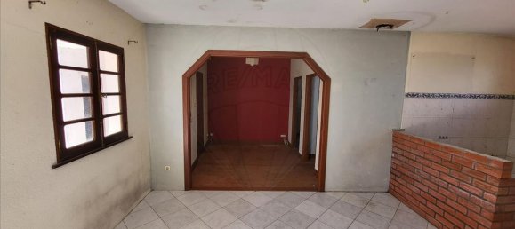 2 bedrooms House in Pinheiro de Azere, Portugal No. 178614 4