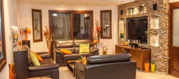 Propiedad comercial de 4 dormitorios en Kolossi, Cyprus No. 104983 5